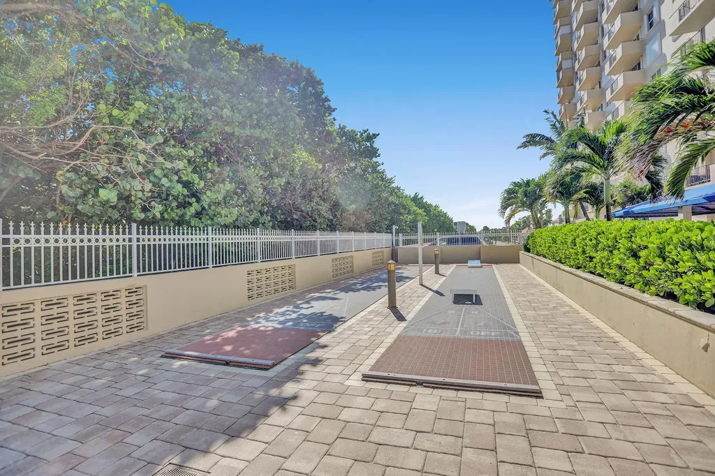 2000 S Ocean Boulevard Lauderdale By The Sea FL 33062