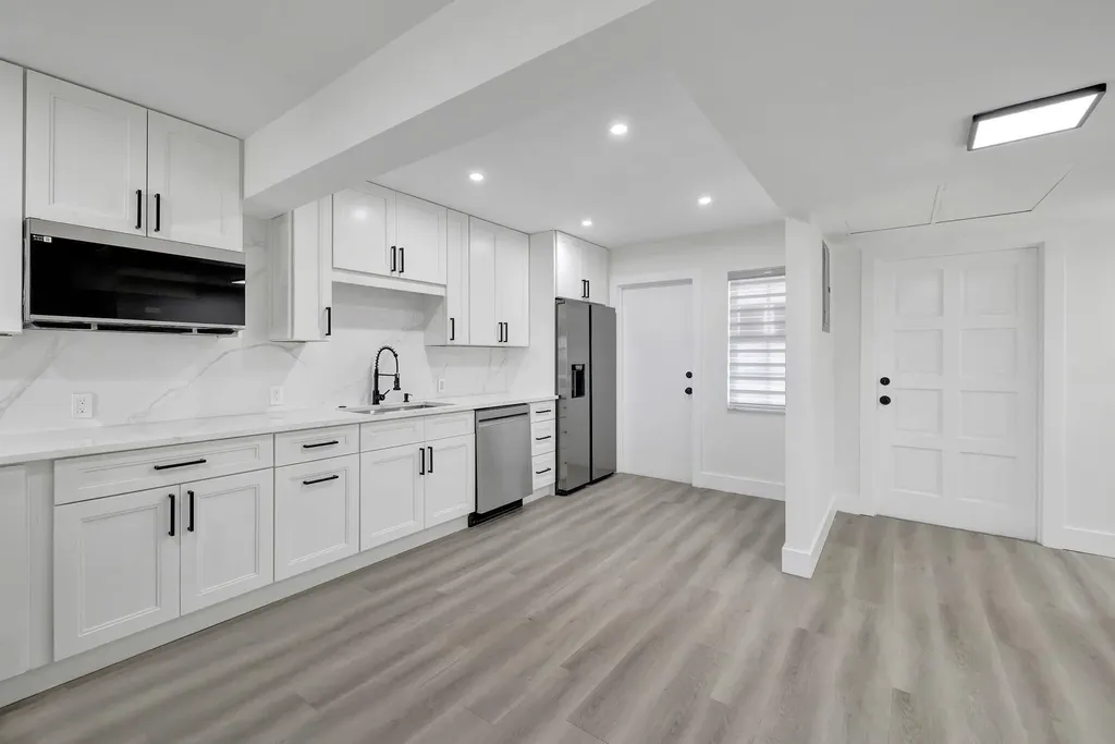3050 N Palm Aire Drive Pompano Beach FL 33069