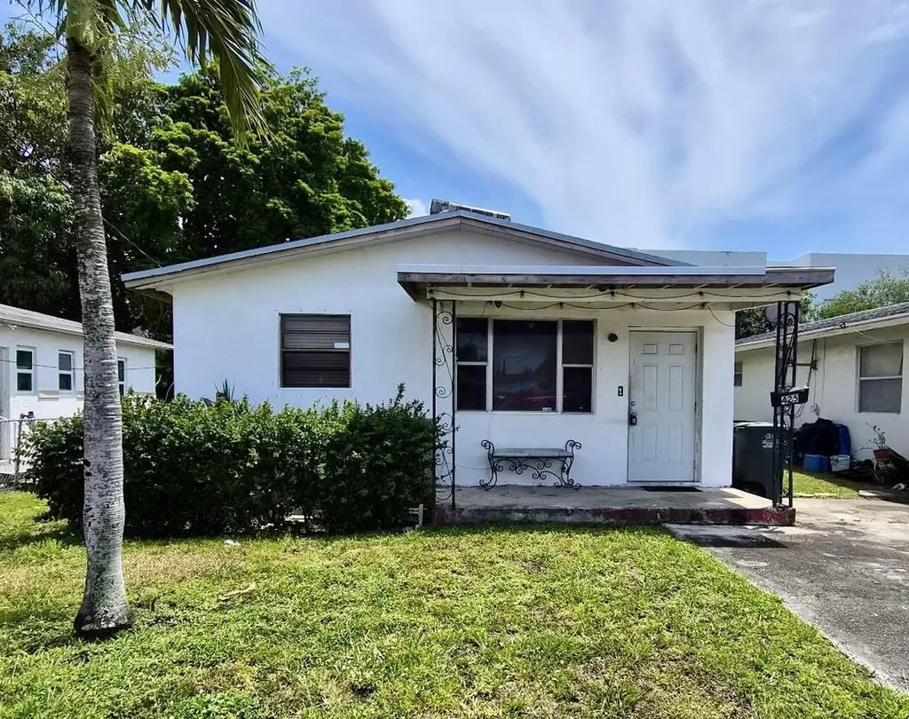 425 NW 6th Street Hallandale Beach FL 33009