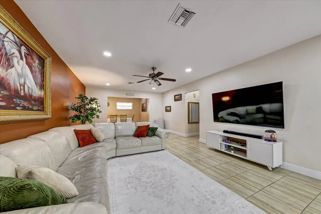 3850 NE 12th Terrace Pompano Beach FL 33064