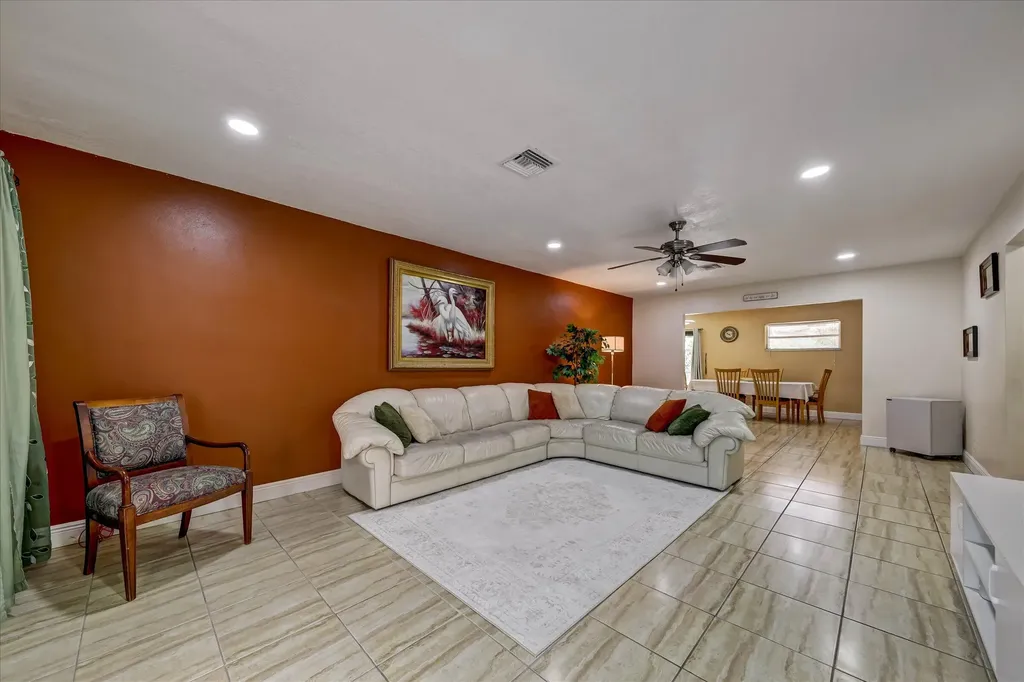 3850 NE 12th Terrace Pompano Beach FL 33064