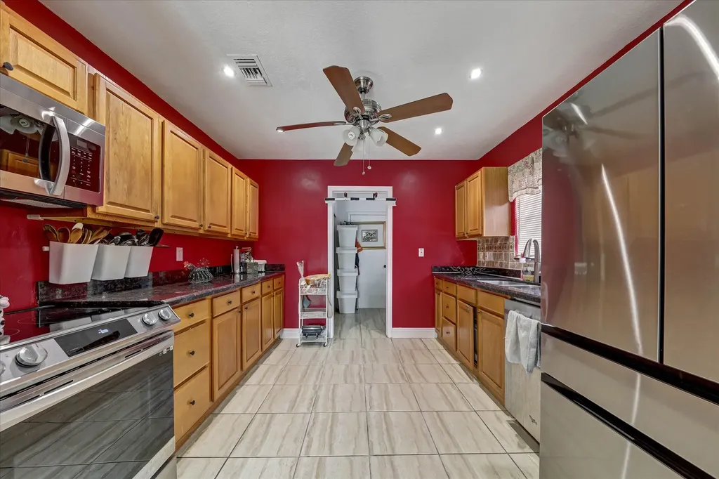 3850 NE 12th Terrace Pompano Beach FL 33064
