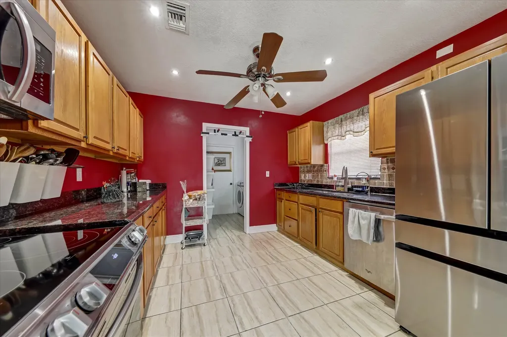 3850 NE 12th Terrace Pompano Beach FL 33064