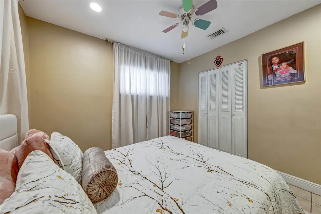 3850 NE 12th Terrace Pompano Beach FL 33064