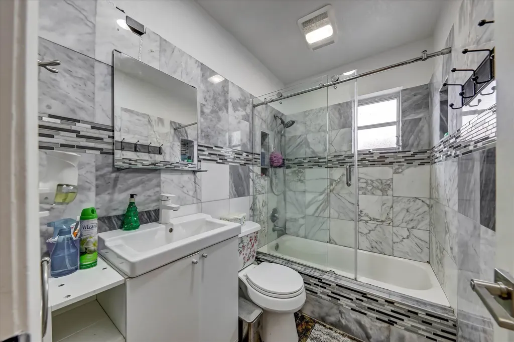 3850 NE 12th Terrace Pompano Beach FL 33064