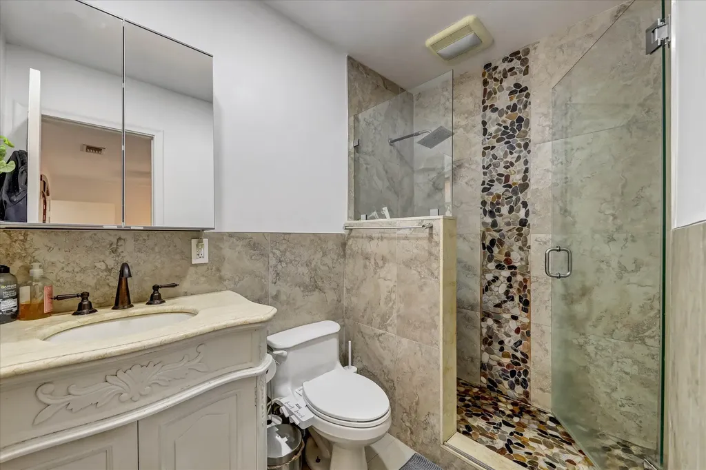 3850 NE 12th Terrace Pompano Beach FL 33064