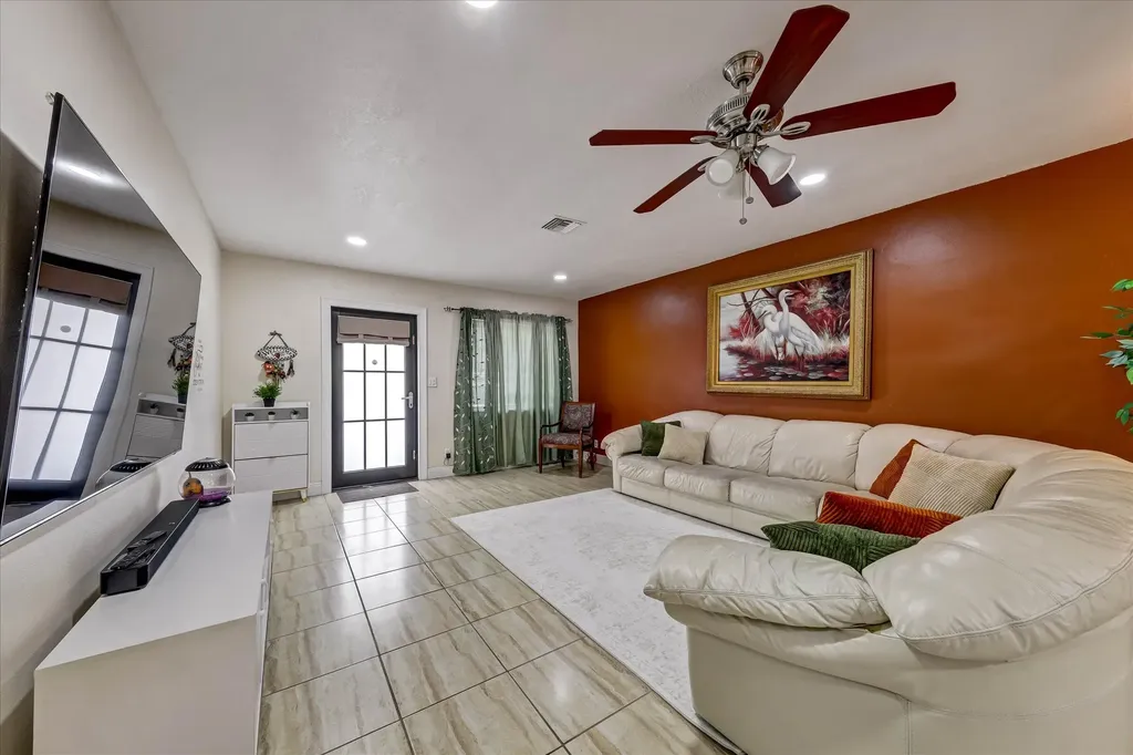 3850 NE 12th Terrace Pompano Beach FL 33064