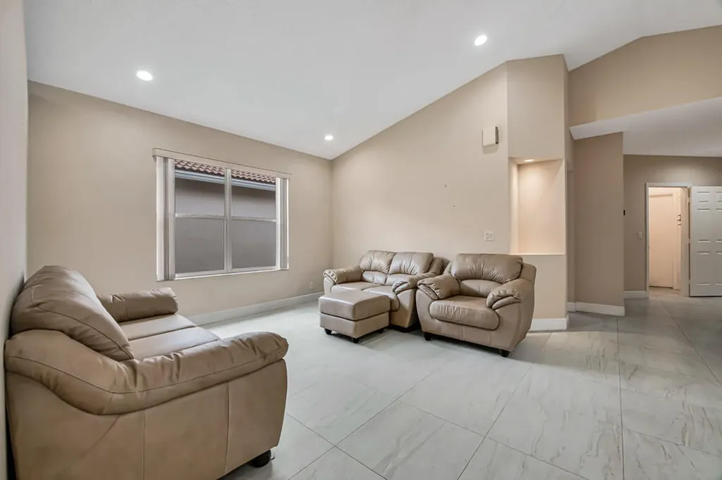 9529 Cherry Blossom Terrace Boynton Beach FL 33437