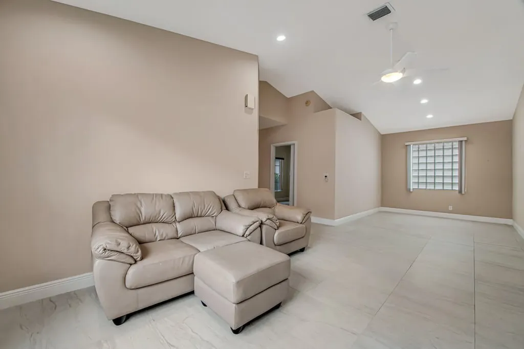 9529 Cherry Blossom Terrace Boynton Beach FL 33437