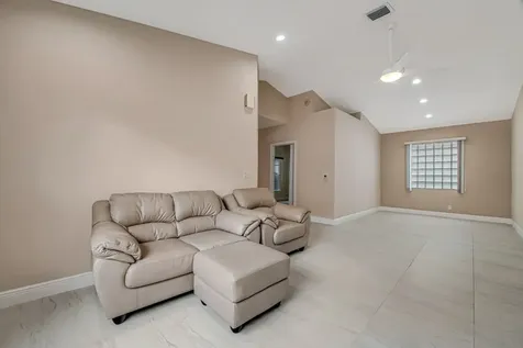 9529 Cherry Blossom Terrace Boynton Beach FL 33437