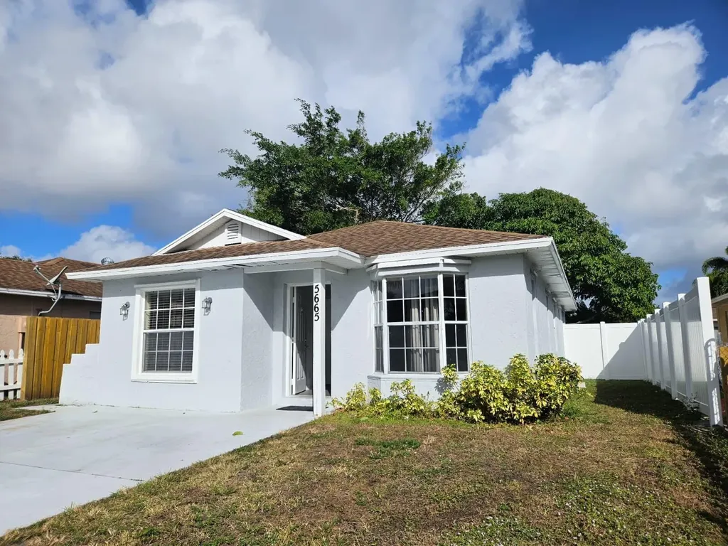 5665 Boynton Cove Way Boynton Beach FL 33437