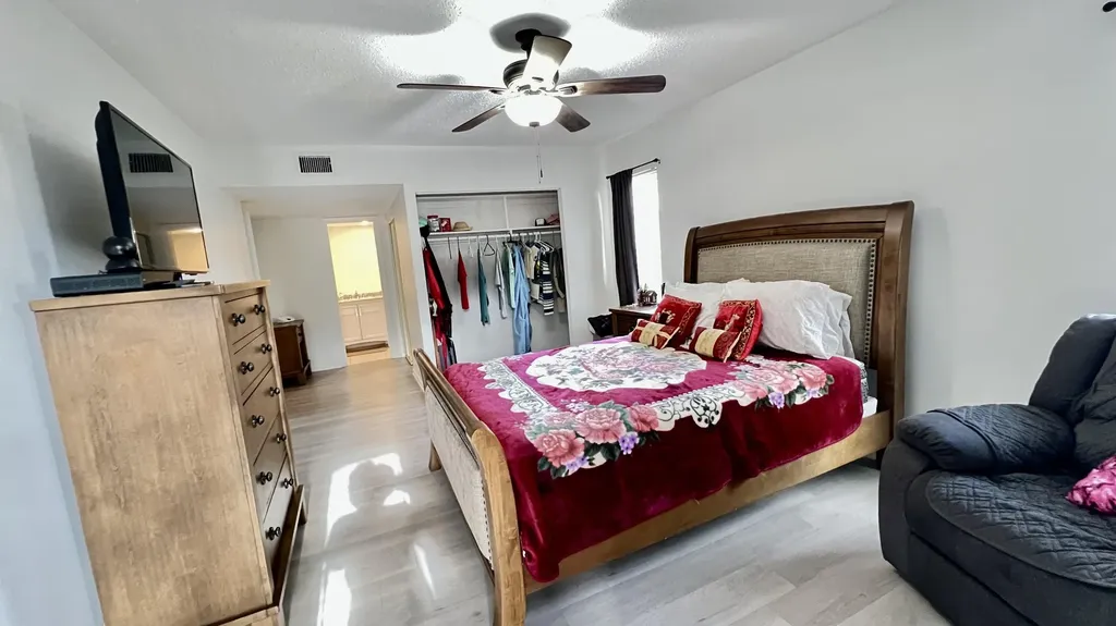 7 Greenway Village N Royal Palm Beach FL 33411