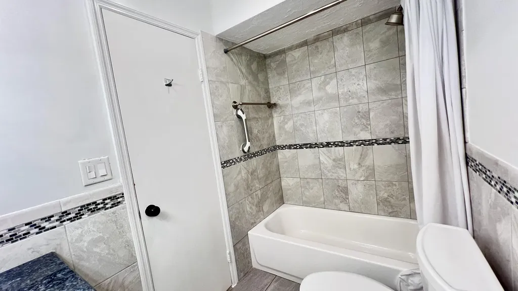 7 Greenway Village N Royal Palm Beach FL 33411