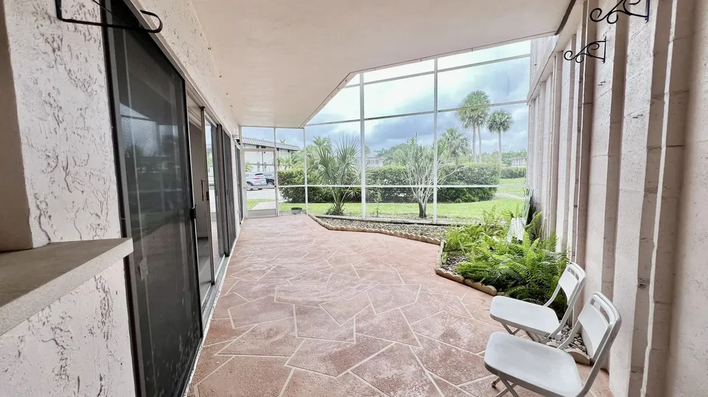 7 Greenway Village N Royal Palm Beach FL 33411
