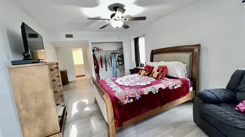 7 Greenway Village N Royal Palm Beach FL 33411