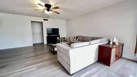 7 Greenway Village N Royal Palm Beach FL 33411