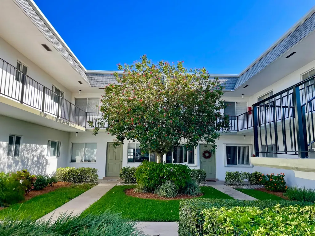 2920 Cynthia Lane Lake Worth Beach FL 33461