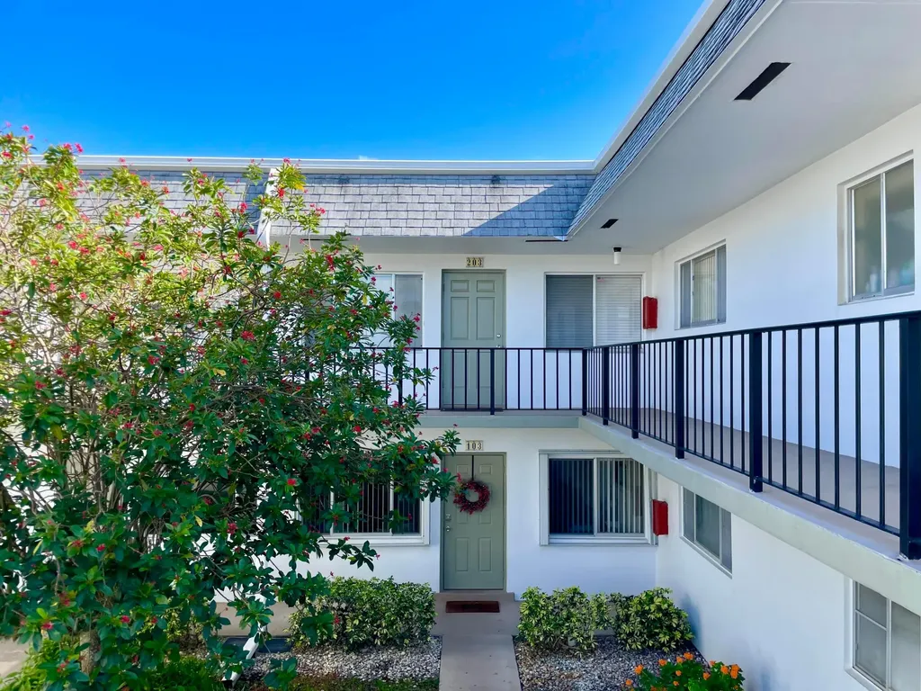 2920 Cynthia Lane Lake Worth Beach FL 33461