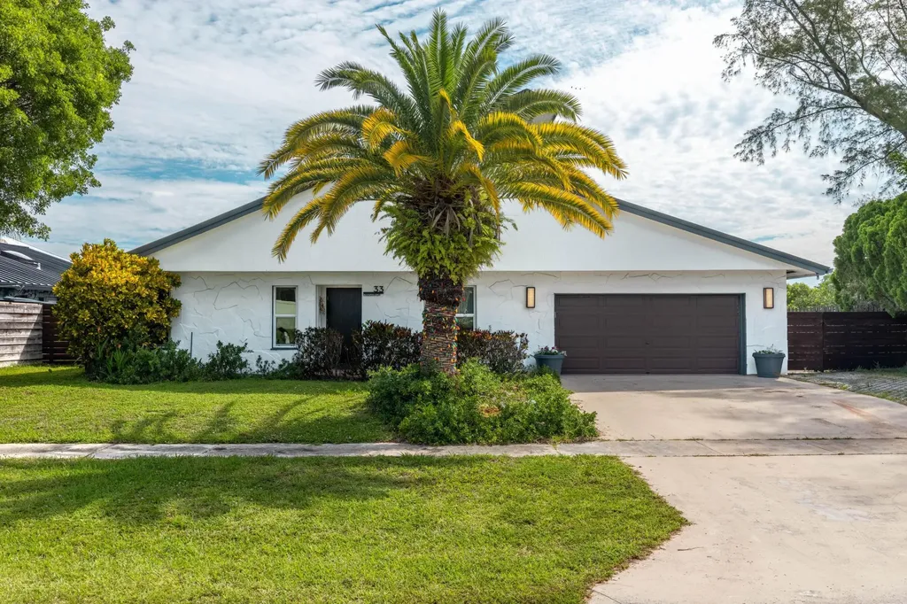 33 Oregon Lane Boca Raton FL 33487