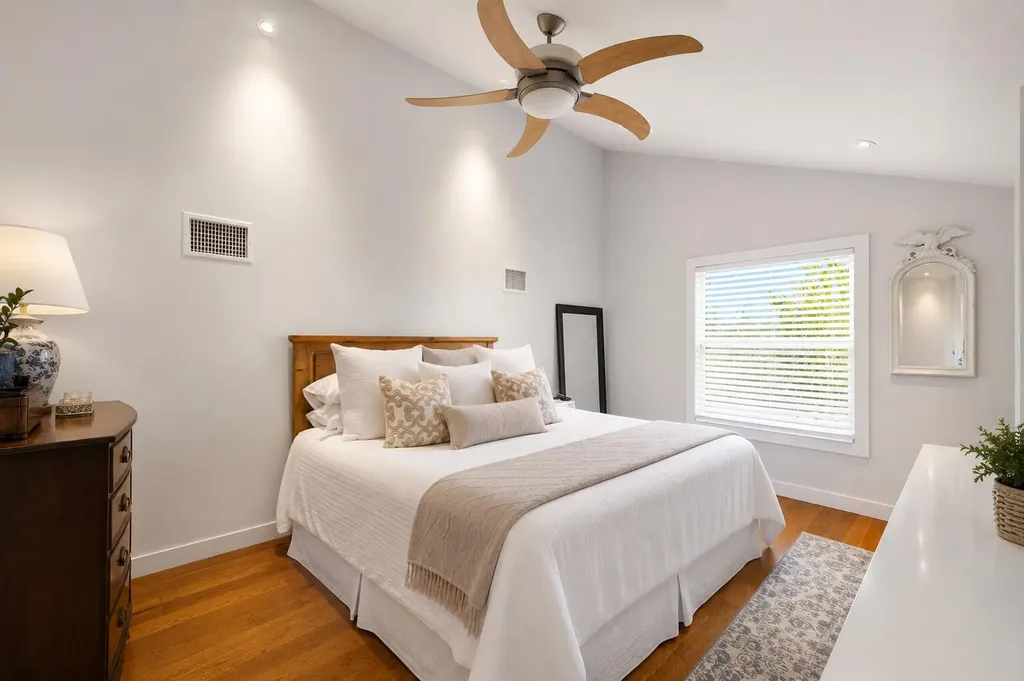 33 Oregon Lane Boca Raton FL 33487