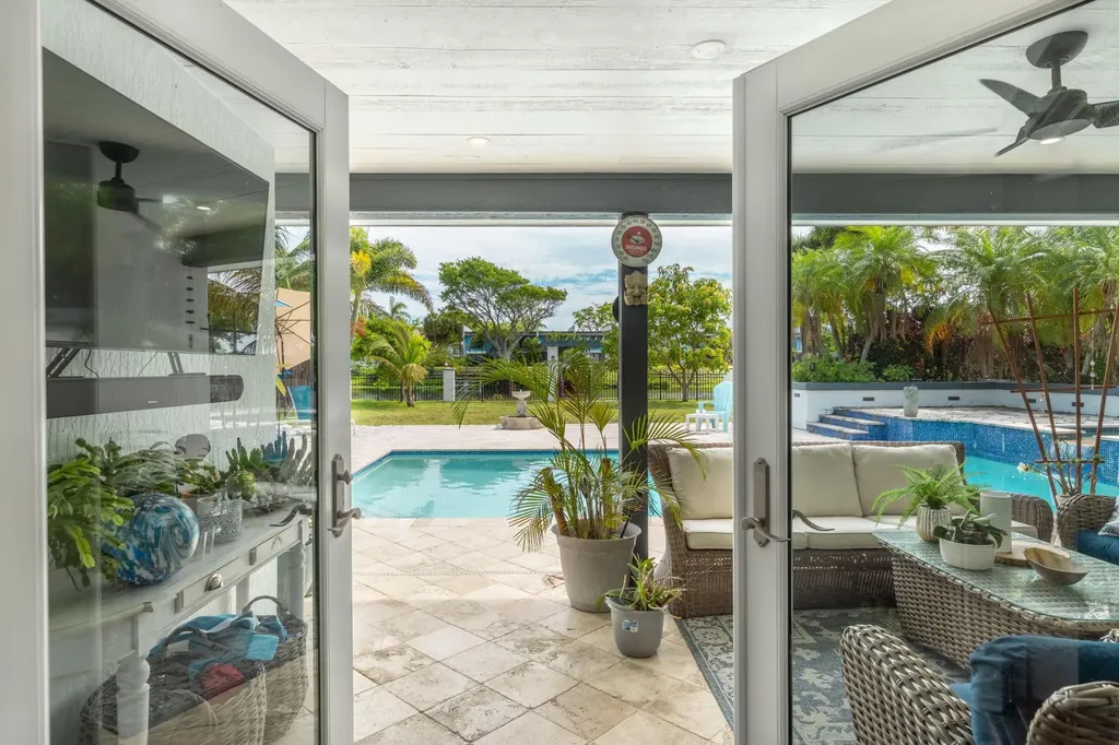 33 Oregon Lane Boca Raton FL 33487