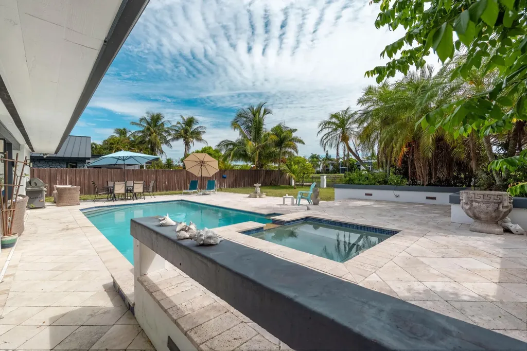 33 Oregon Lane Boca Raton FL 33487