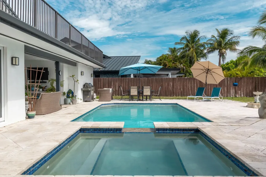 33 Oregon Lane Boca Raton FL 33487