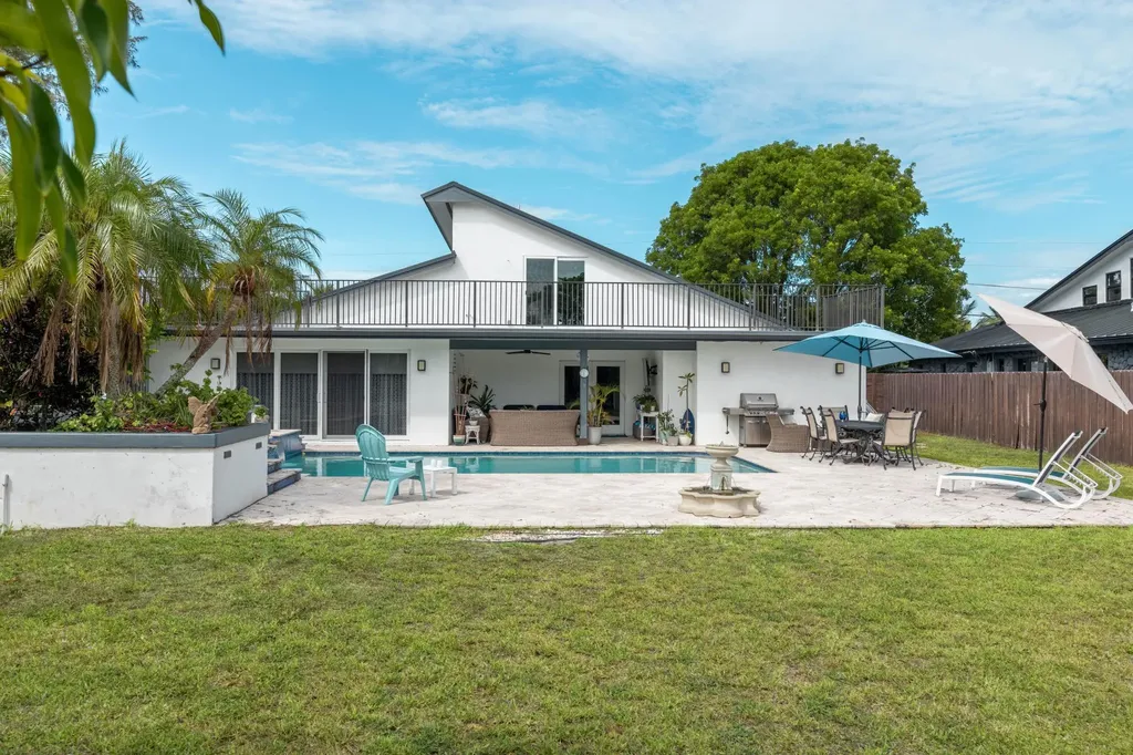 33 Oregon Lane Boca Raton FL 33487