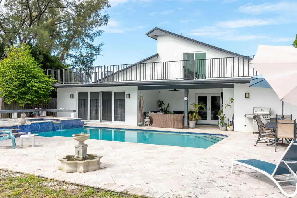 33 Oregon Lane Boca Raton FL 33487