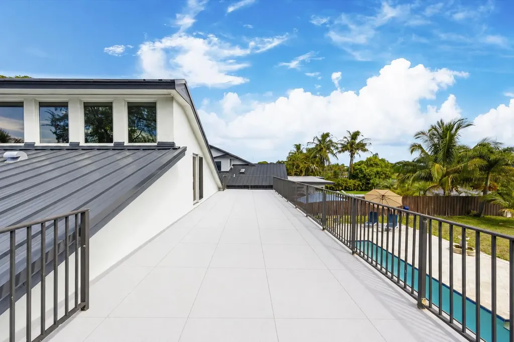 33 Oregon Lane Boca Raton FL 33487