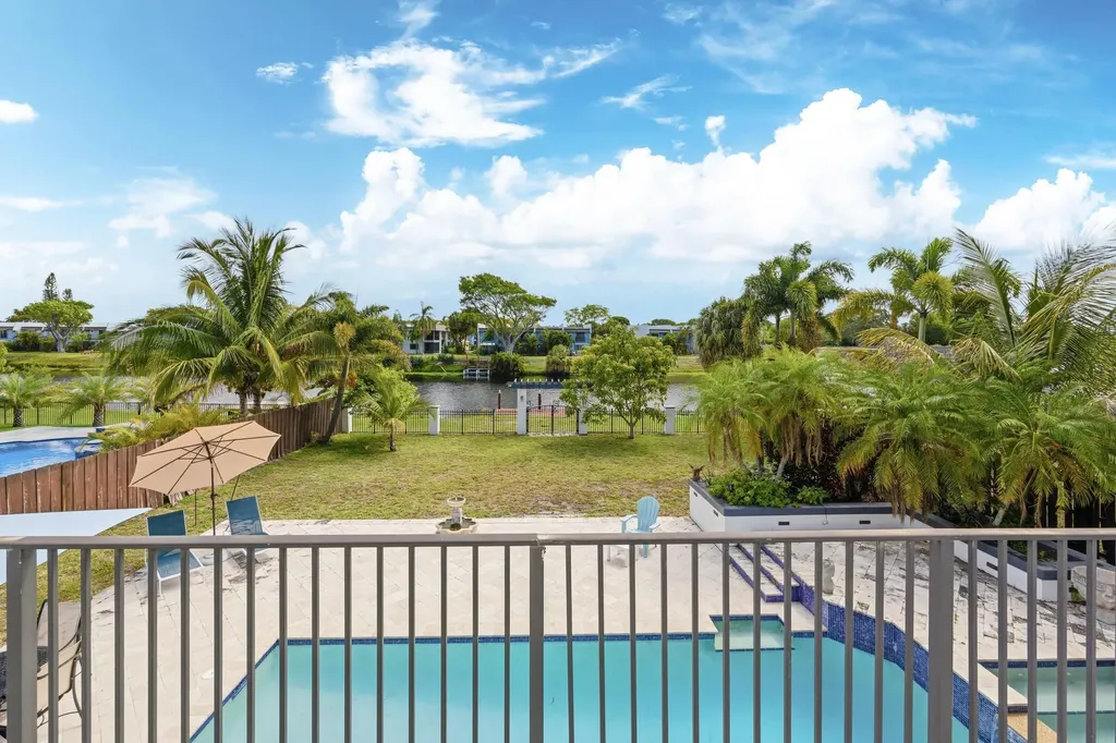 33 Oregon Lane Boca Raton FL 33487