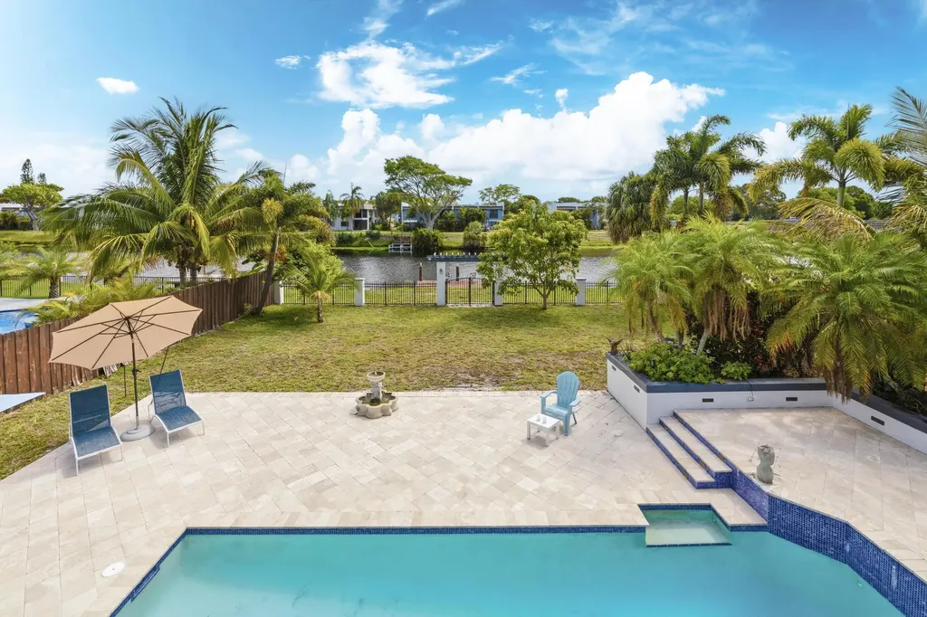 33 Oregon Lane Boca Raton FL 33487