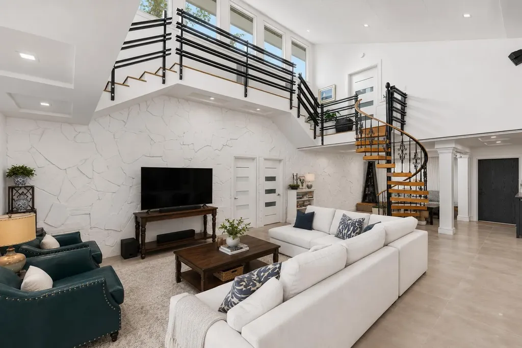 33 Oregon Lane Boca Raton FL 33487