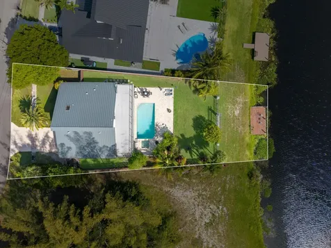 33 Oregon Lane Boca Raton FL 33487