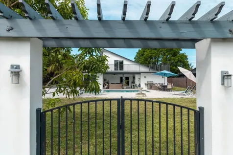 33 Oregon Lane Boca Raton FL 33487