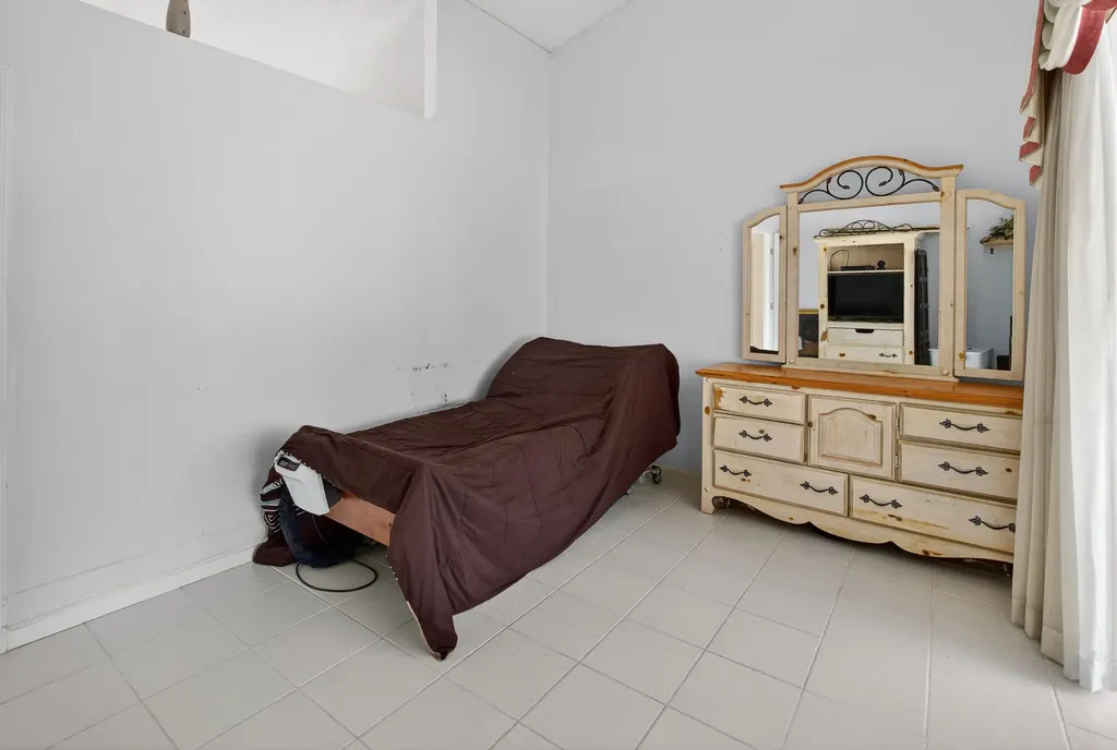 2825 NW 29th Drive Boca Raton FL 33434