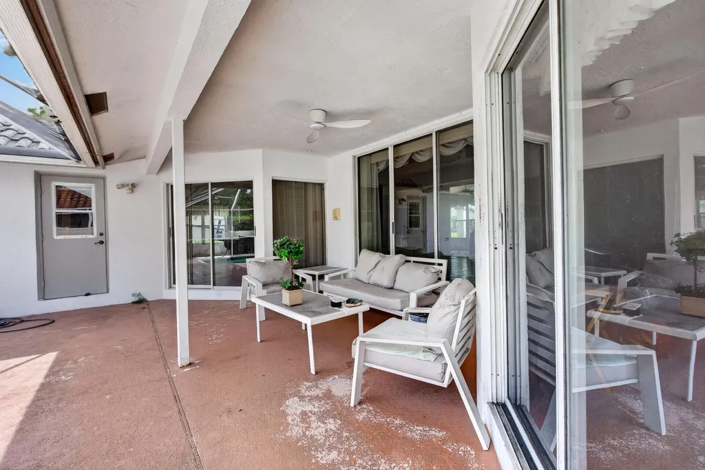 2825 NW 29th Drive Boca Raton FL 33434