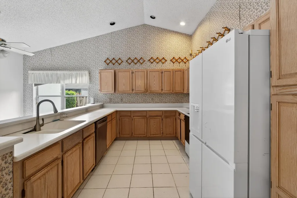 2825 NW 29th Drive Boca Raton FL 33434