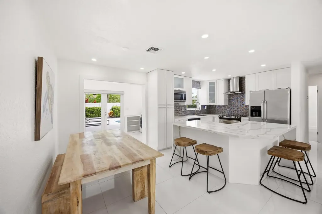 817 SE 16th Street Deerfield Beach FL 33441