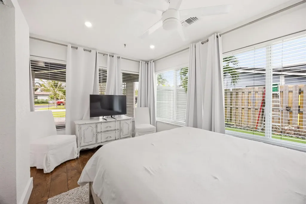 817 SE 16th Street Deerfield Beach FL 33441
