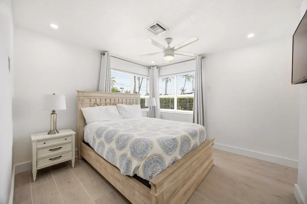 817 SE 16th Street Deerfield Beach FL 33441