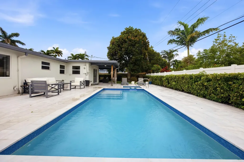817 SE 16th Street Deerfield Beach FL 33441
