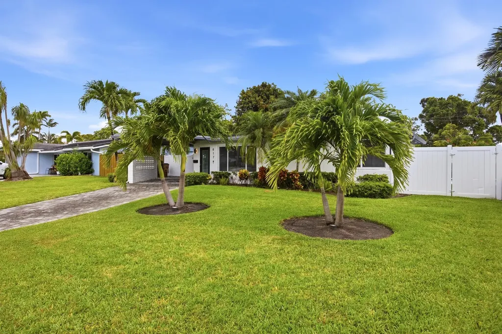 817 SE 16th Street Deerfield Beach FL 33441