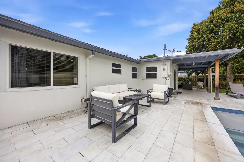 817 SE 16th Street Deerfield Beach FL 33441
