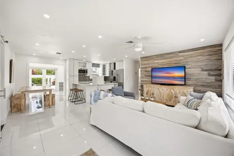 817 SE 16th Street Deerfield Beach FL 33441