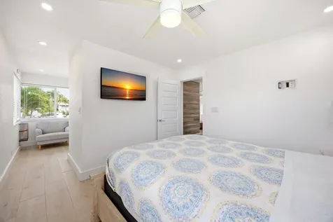 817 SE 16th Street Deerfield Beach FL 33441