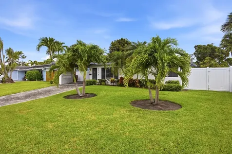 817 SE 16th Street Deerfield Beach FL 33441