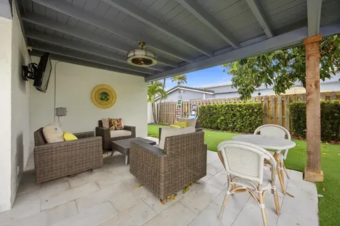 817 SE 16th Street Deerfield Beach FL 33441