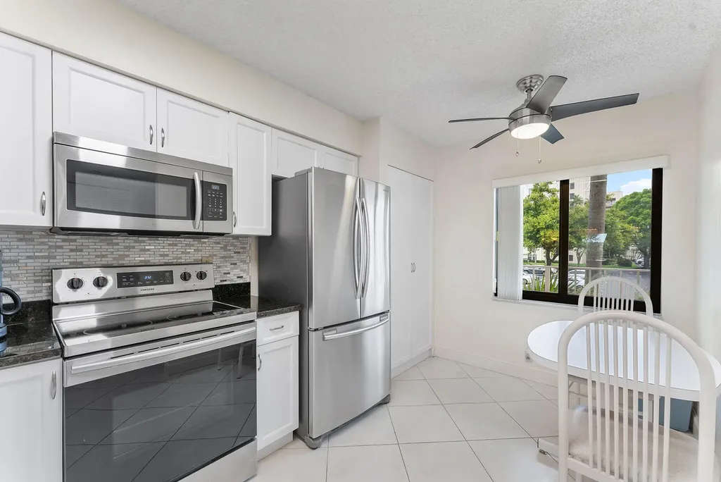 7260 Kinghurst Drive Delray Beach FL 33446