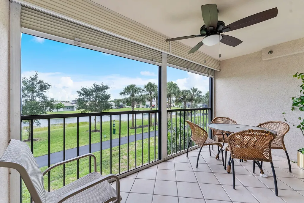7260 Kinghurst Drive Delray Beach FL 33446
